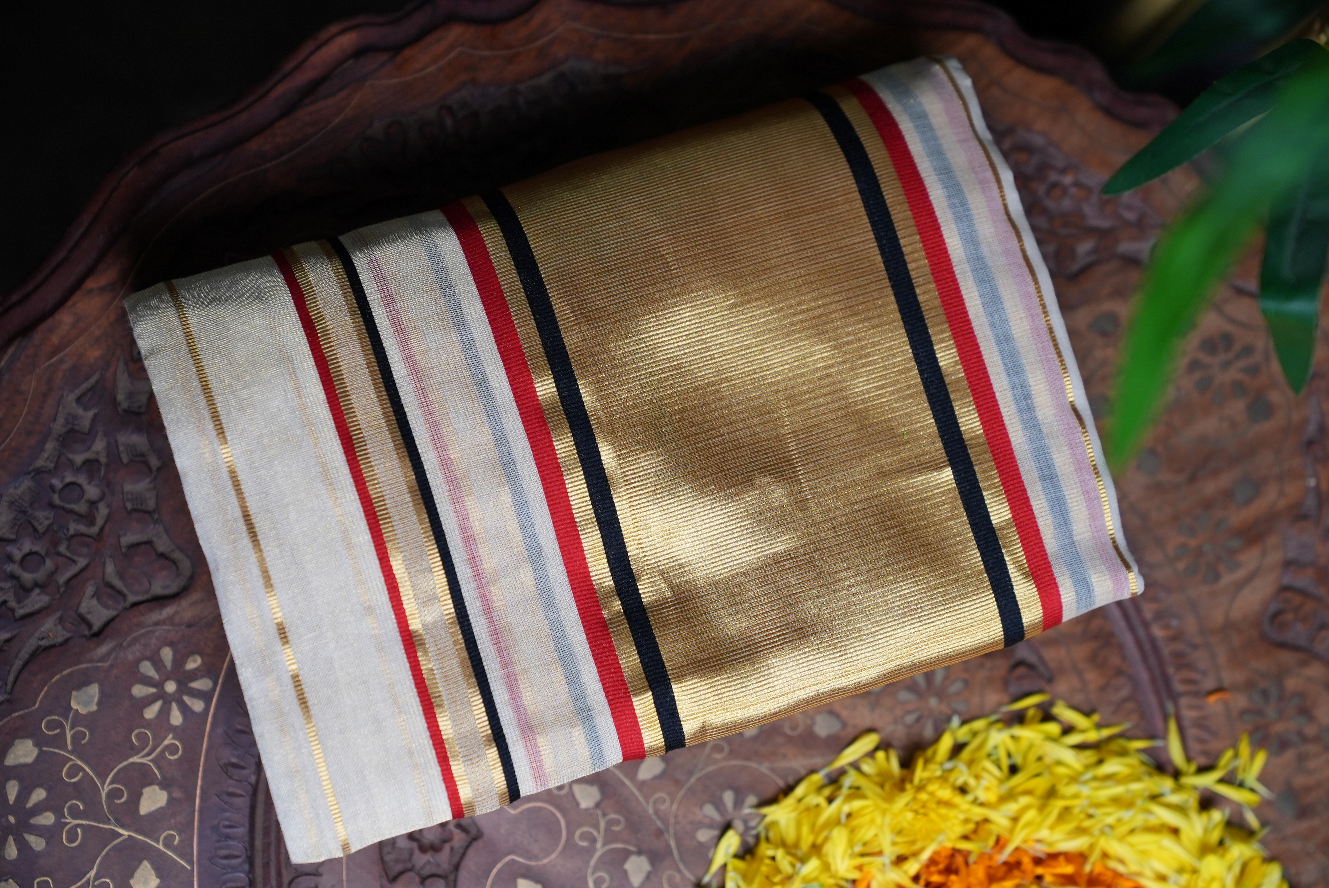 Pure Handloom Premium Tissue Set Mundu – Celebrity Choice Collection