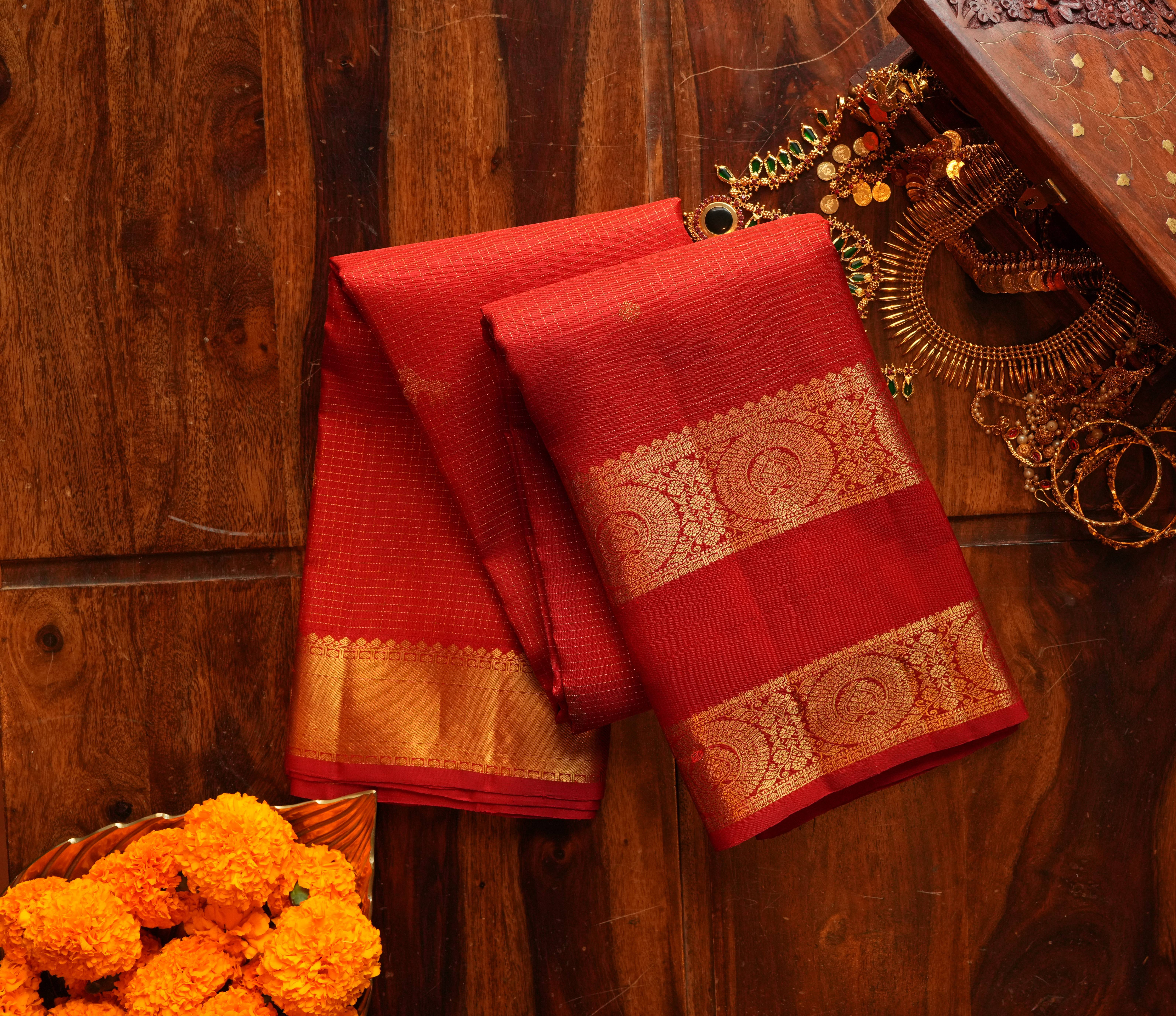 Classic Red Pure Kanchipuram Silk Saree with Traditional Zari Border