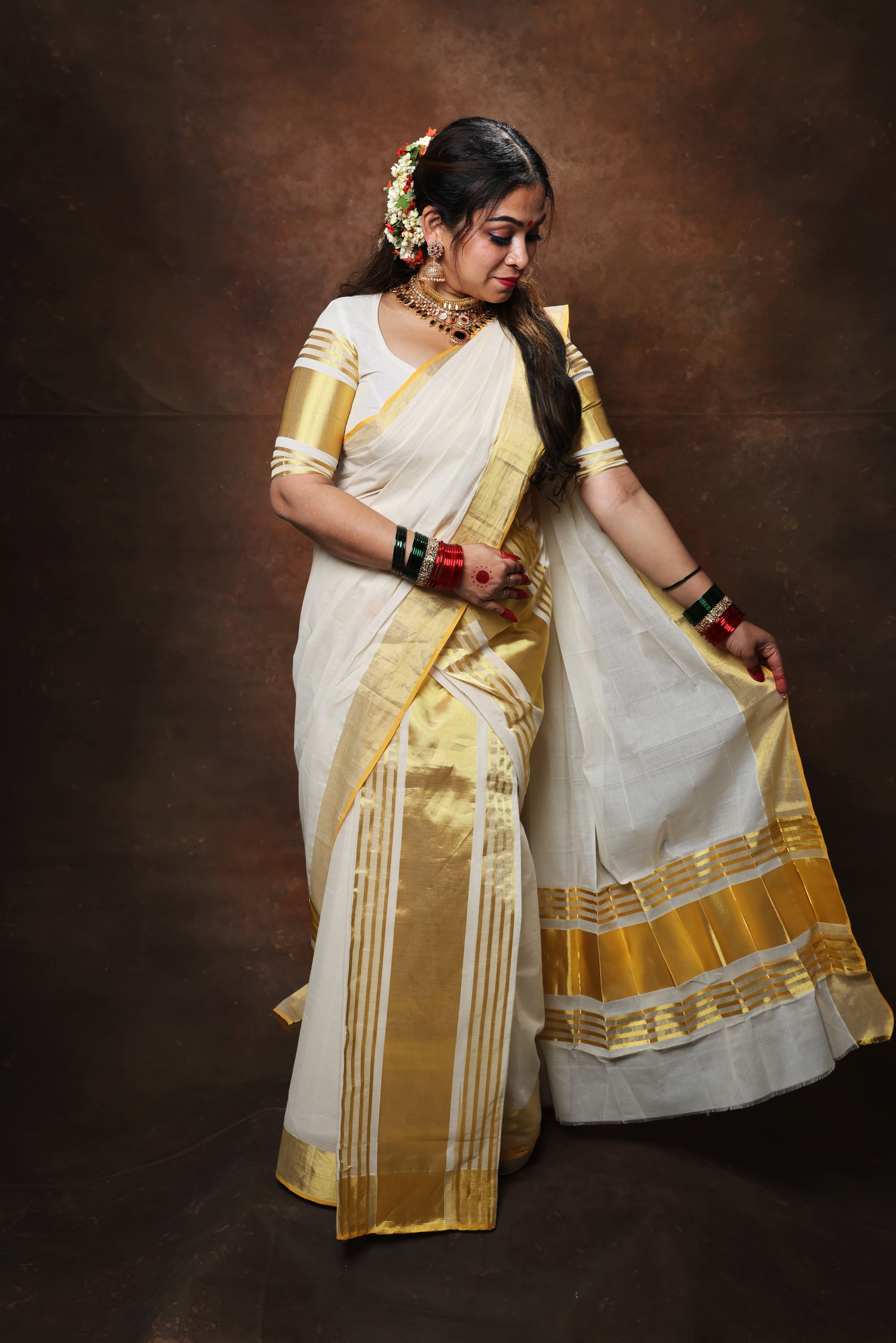 Pure Balaramapuram Handloom Kasavu Set Mundu with Grand Gold Kasavu Pallu